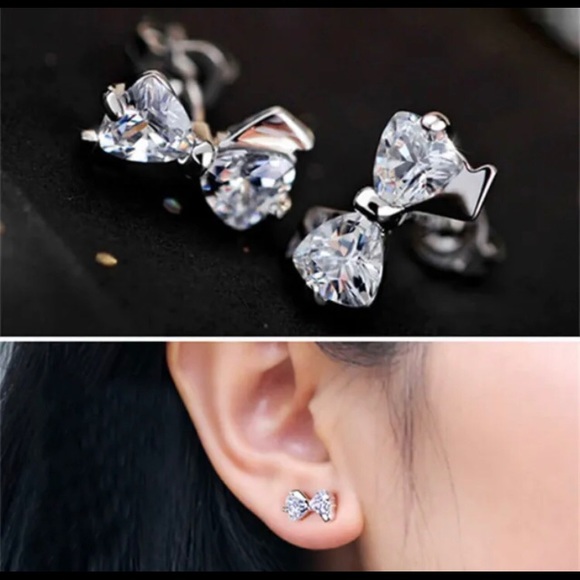 New!! Stunning Silver Bowknot Crystal CZ Stud Earrings! - Picture 2 of 6